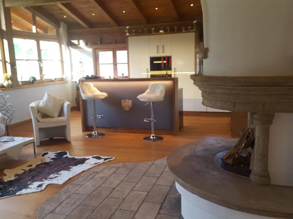 Luxuschalet Happy Home Tyrol เอลล์เมา ภายนอก รูปภาพ