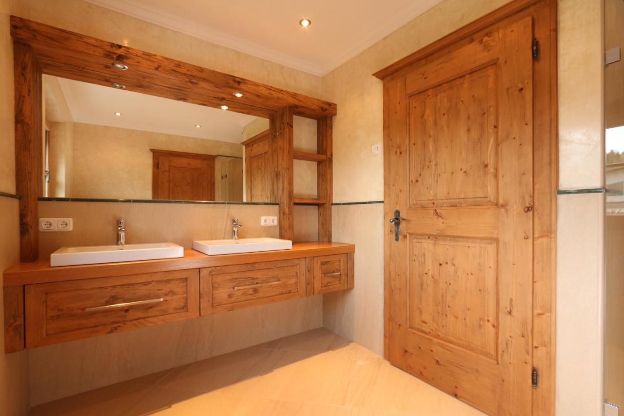 Luxuschalet Happy Home Tyrol เอลล์เมา ภายนอก รูปภาพ